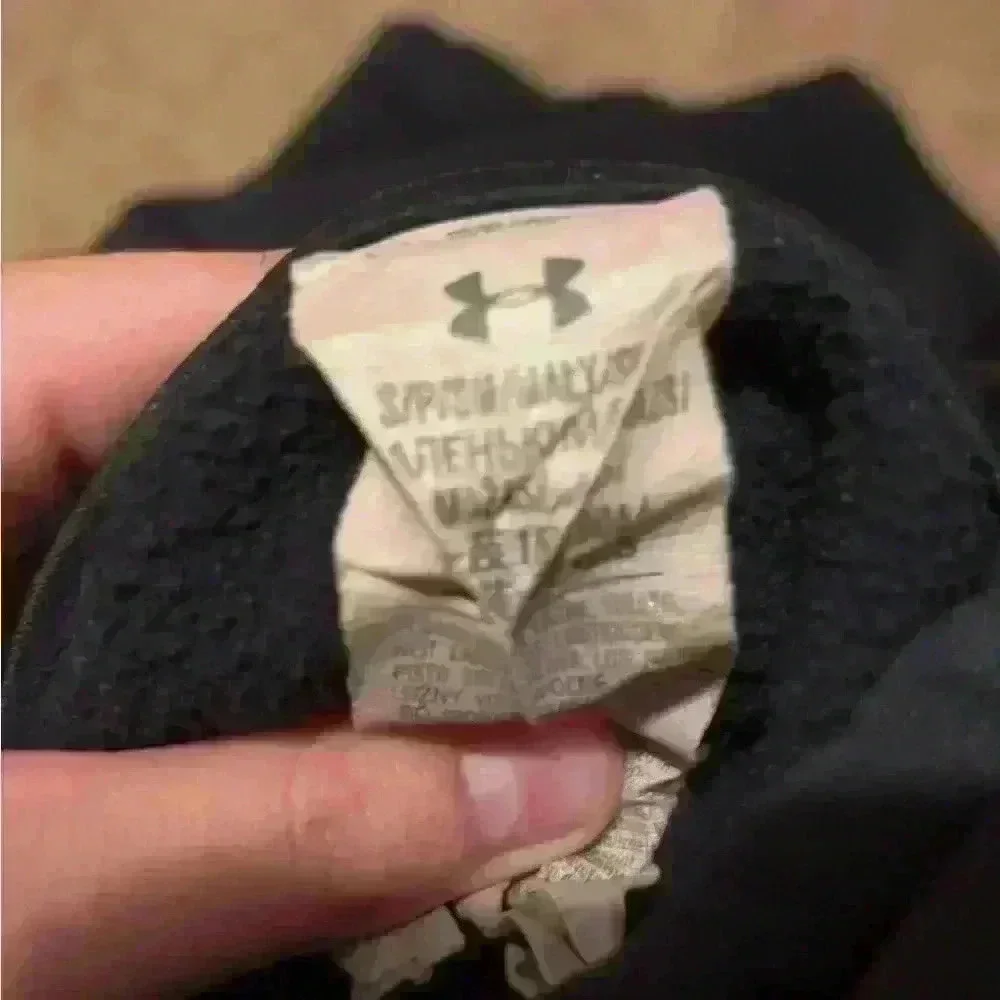 Under Armour sweatshirt size S